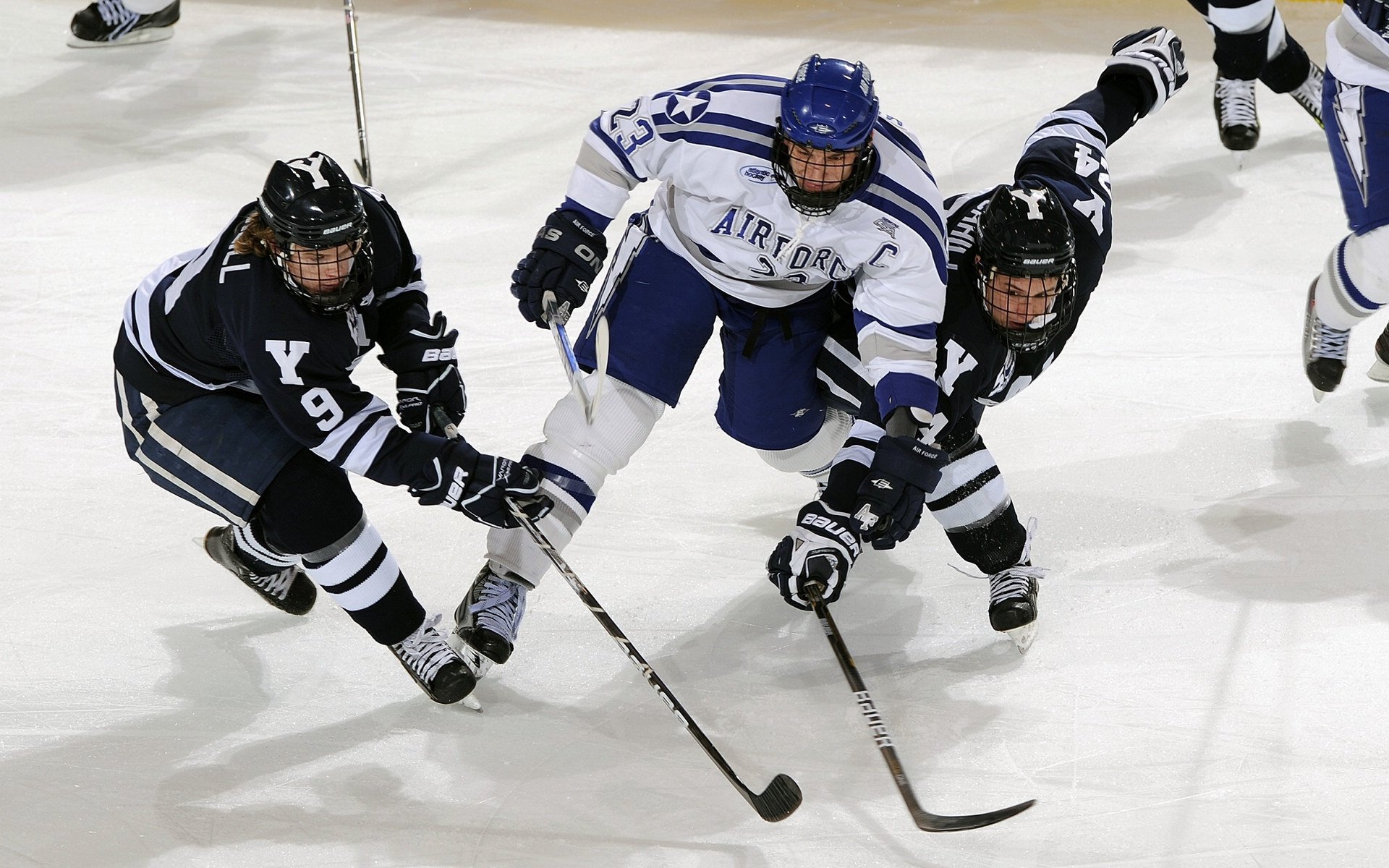 开云电竞服务-_极限爬山探险：攀登世界最难之巅_，攀爬难度最大的山