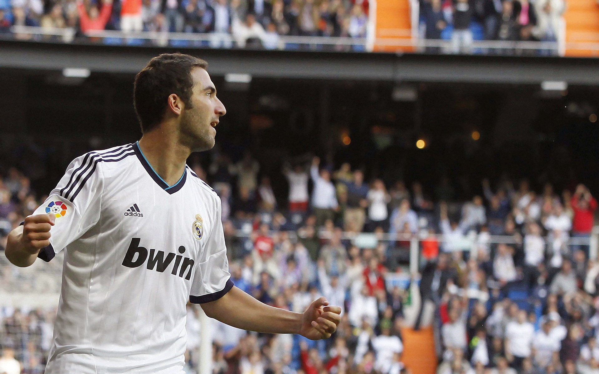 开云体育移动版-意甲比赛充满火药味，精彩场面持续不断，意甲比赛视频